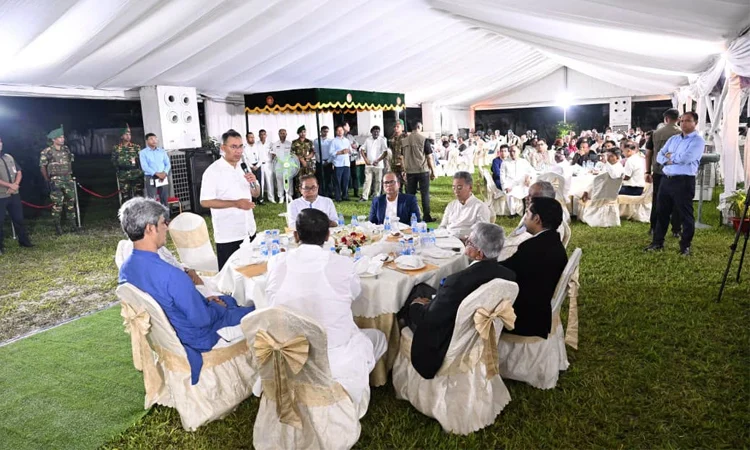 PM exchanges greetings with leaders of allied political parties