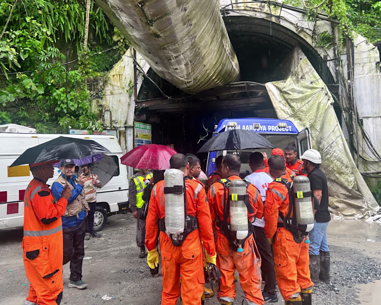 India tunnel collapse death toll rises to 20