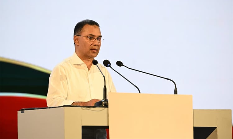 PM invites foreign investors, promises business-friendly environment
