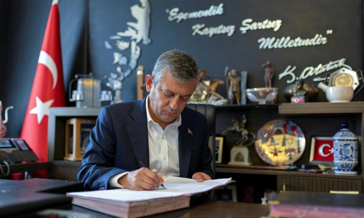 Turkey's Ozel quits opposition CHP to found new party     