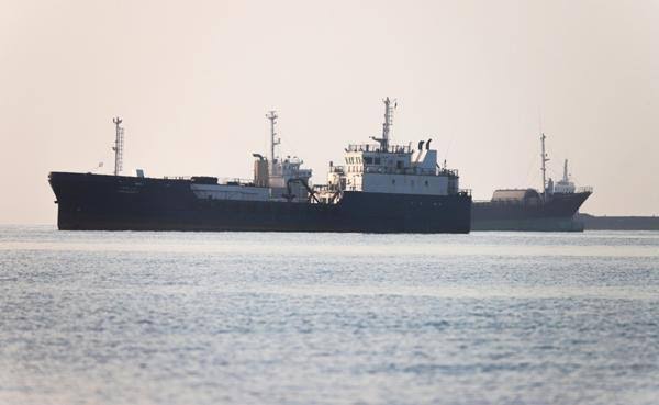 UN urges evacuation of 6,000 sailors stranded in Hormuz strait