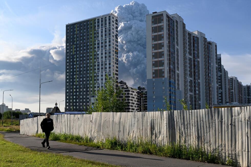 At least 17 killed in Russian and Ukrainian long-range strikes
