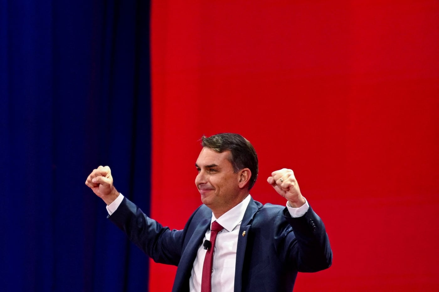 Flavio Bolsonaro: political heir in his father's shadow