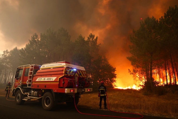 Another 10,000 people evacuated because of wildfires in Spain