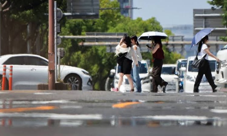 Japan records fifth 'cruelly hot day'