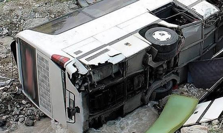 Syria says at least 19 killed after two buses collide