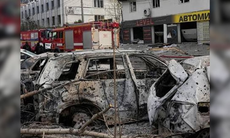 At least 16 killed in Ukrainian and Russian strikes as attacks intensfy