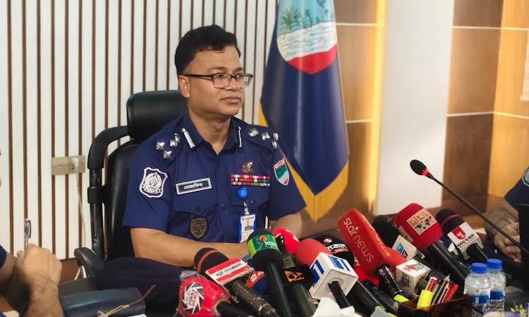 Criminals to be judged by crimes, not politics: Khulna DIG