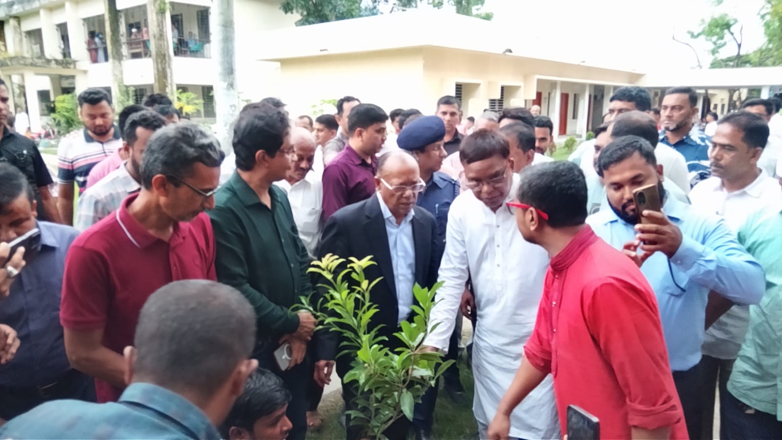 Mintoo urges BNP leaders-activists to stay united to win local polls