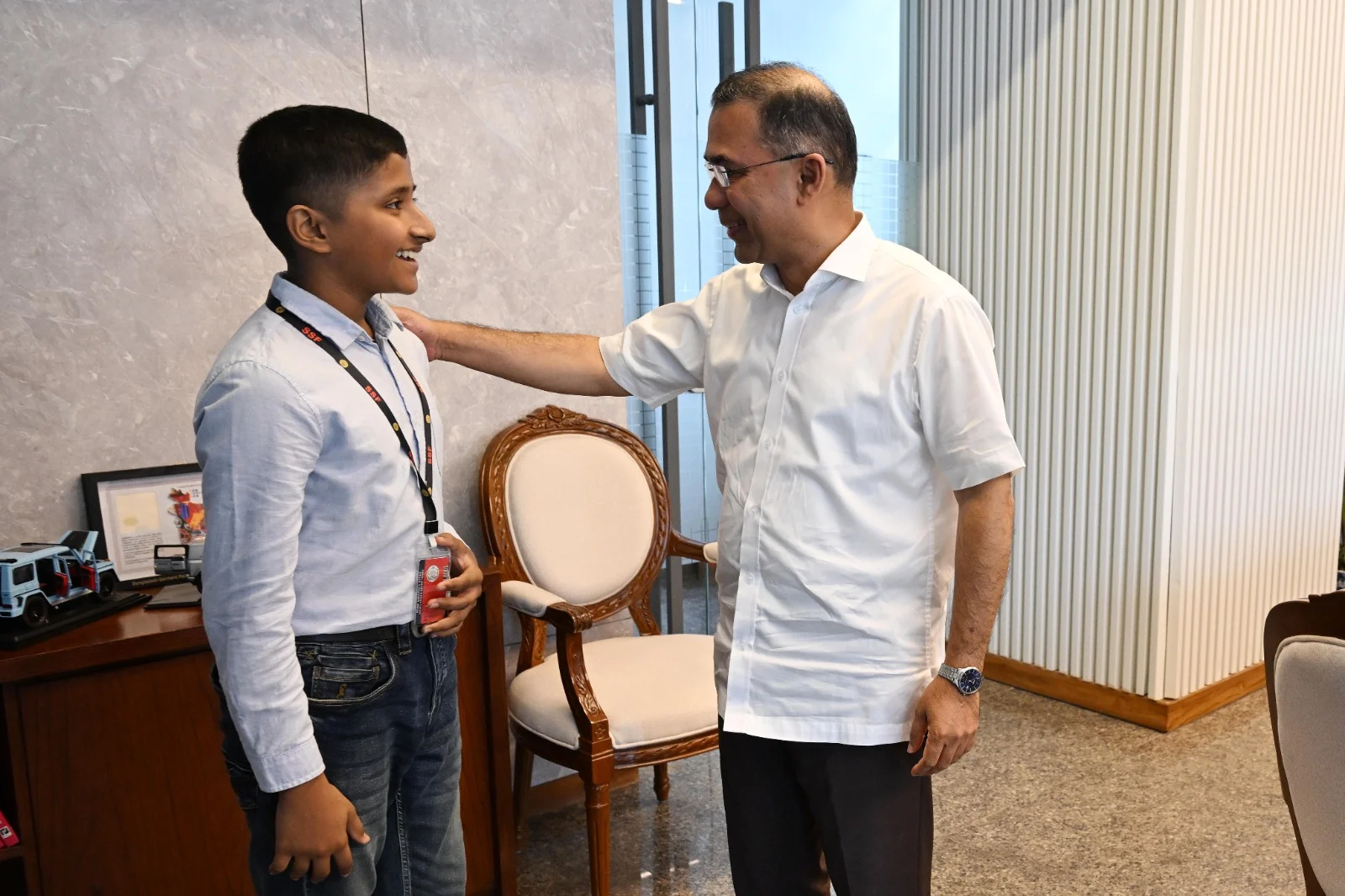PM meets Tahsin, whose smile returned a year after losing sister in Milestone tragedy