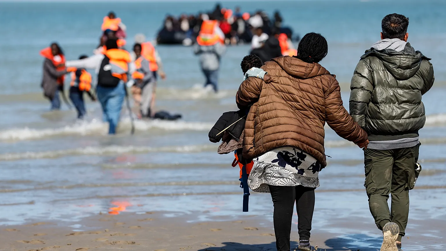Four migrants die trying to cross Channel: French authorities
