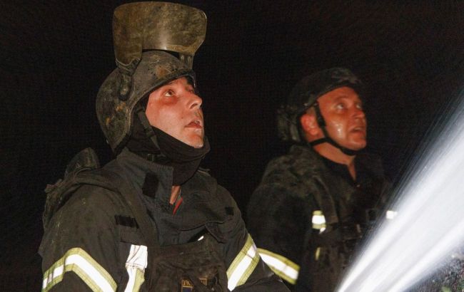Death toll in strikes on Ukraine's capital rises to 9: emergency service