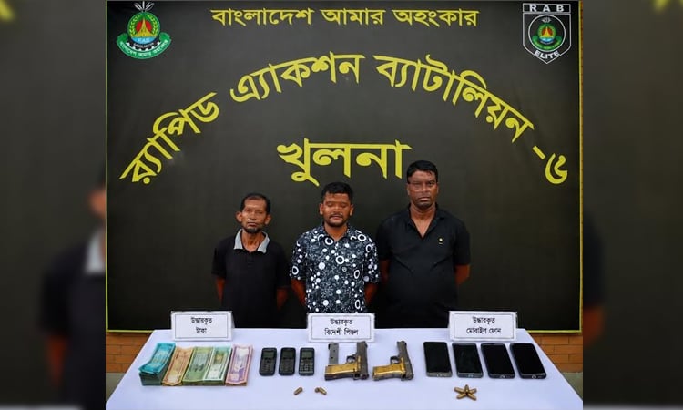 Three criminals held with two foreign pistols in Khulna