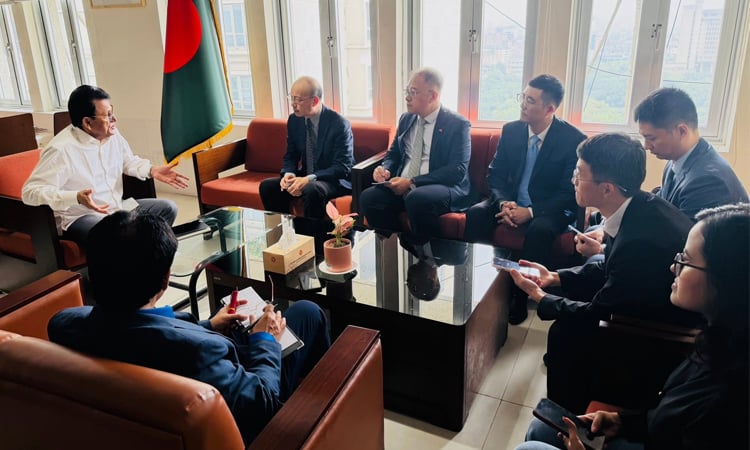 Australian, Chinese delegations pay courtesy call on Edu Minister