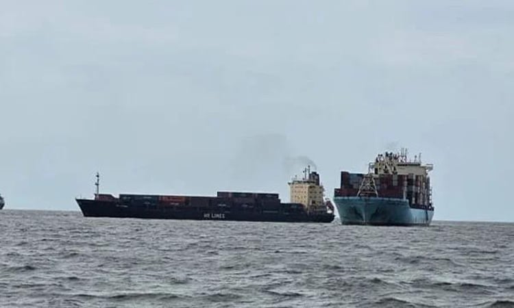Container vessel meets with accident in Ctg port channel