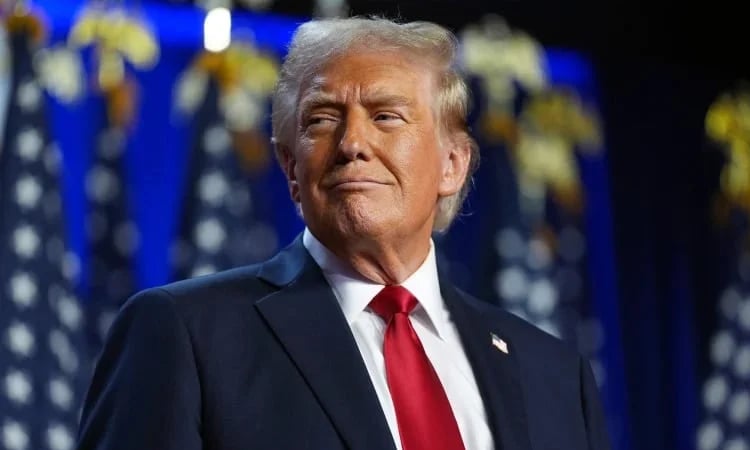 Trump says Iran facing 'last chance before decapitation'