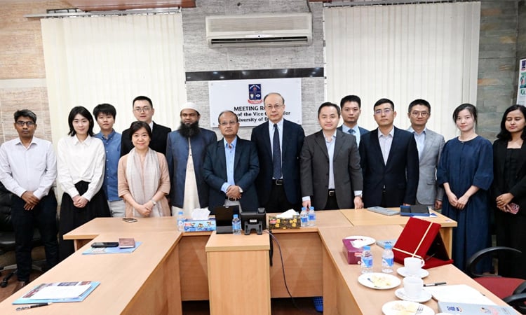 Fudan University Vice-President calls on DU VC