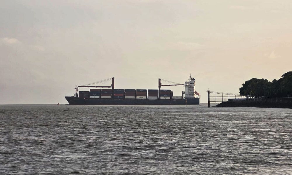 Ship stuck at Ctg Port entrance rescued in coordinated efforts