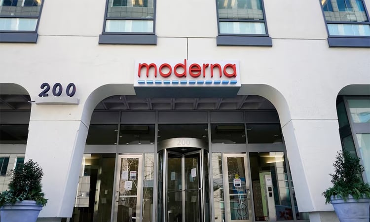 US regulators approve Moderna flu vaccine