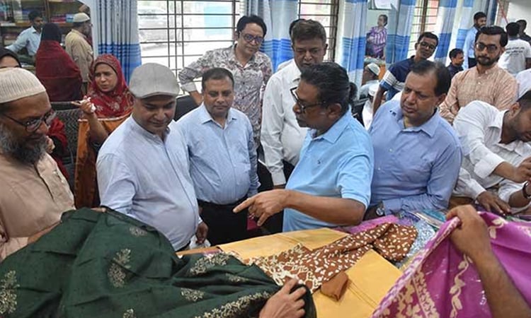 Saimum Parvez exchanges views on silk factory modernization