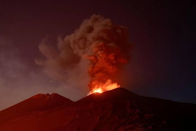 Etna ash suspends arrivals at Italy's Catania airport