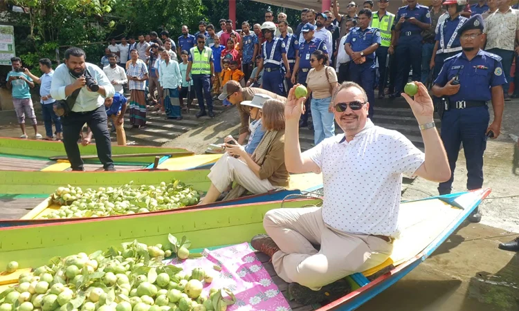 US Ambassador visits Bhimruli floating guava market
