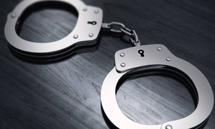 Three held, stolen gold of Tk 15 lakh recovered in Ctg