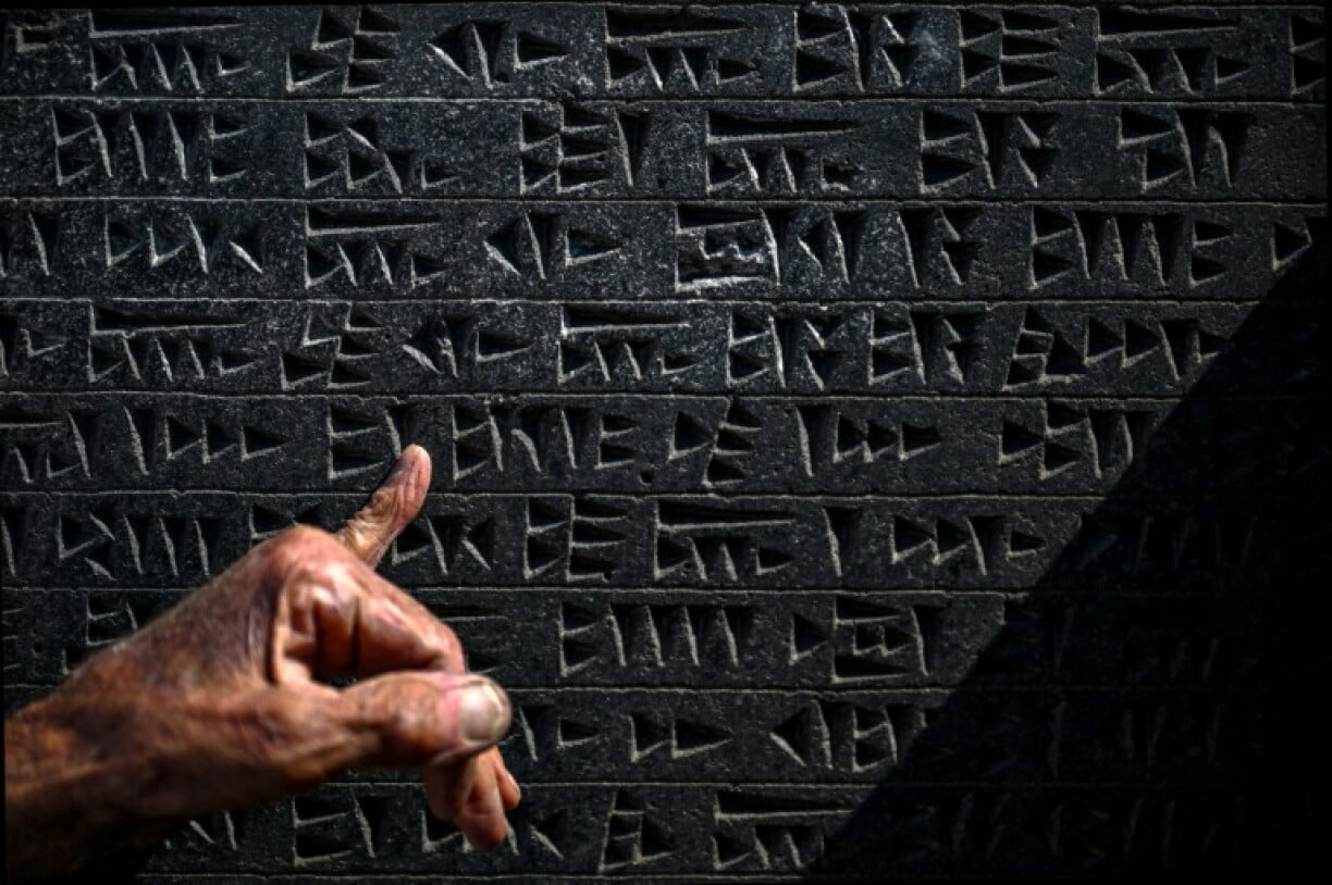 Self-taught Turkish 'linguist' keeps dead language alive