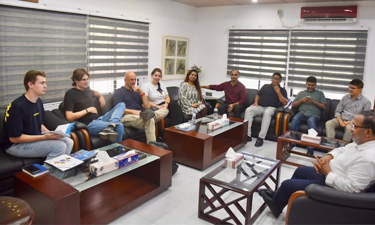 Netherlands delegation meets KU VC, seeks cooperation to build 'People's Partnership'