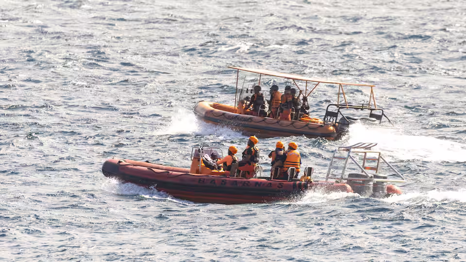 Capsized ferry in Zimbabwe leaves at least 15 dead, 27 missing: rescue services