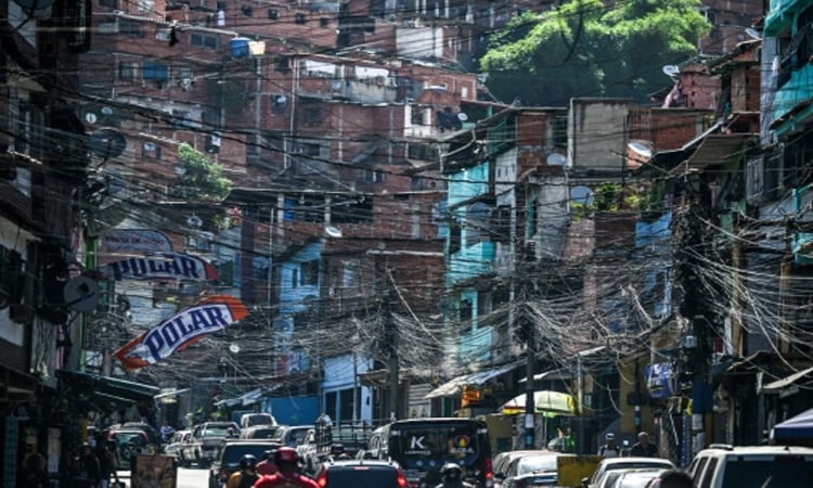 Venezuela reduces public sector workday to save energy