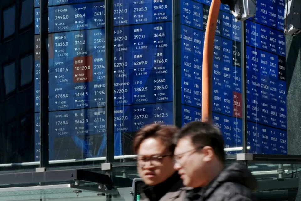 Most Asian stocks track Wall St record as US data ease rate fears