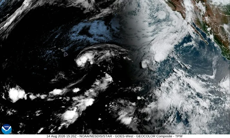 Hurricane poised to hit Hawaii as El Nino stirs Pacific