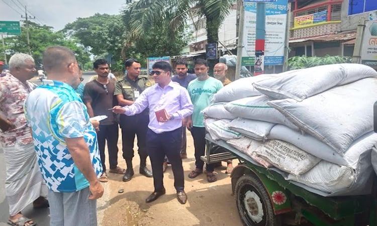 Fertilizer dealer fined Tk 10,000 in Paba