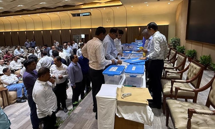 409 PWD engineers transferred through lottery