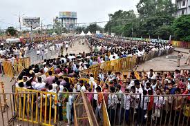 Hotel blaze, stampede kill 15 Hindu devotees in India