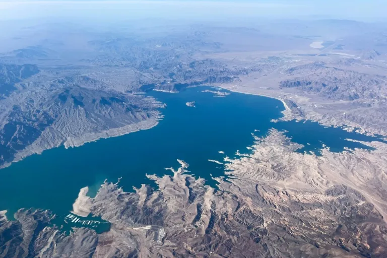 Two largest US reservoirs hit record lows amid western drought