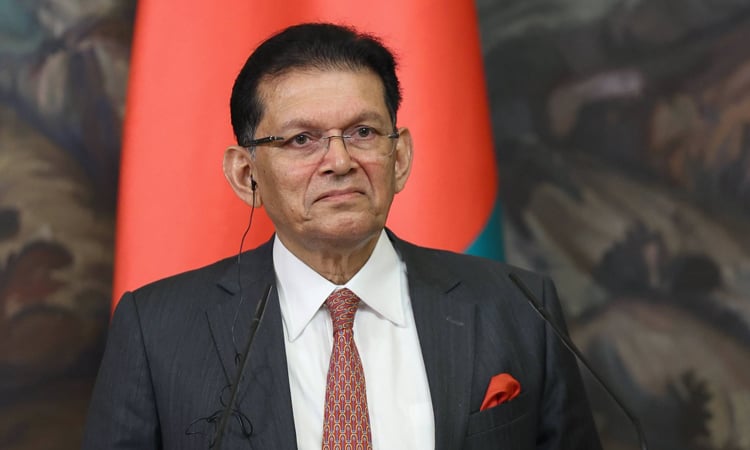 FM leaves Dhaka for Qatar
