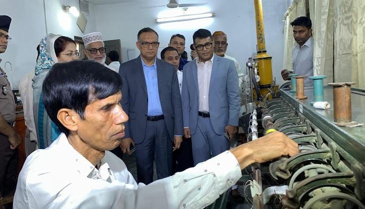 Govt moves to modernize Rajshahi silk industry: State Minister