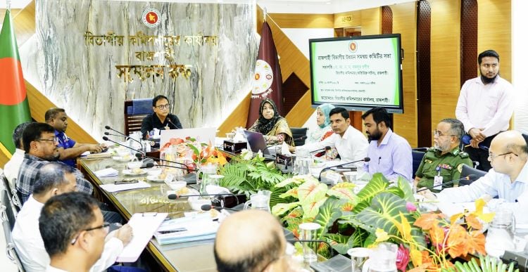 Divisional Commissioner directs speedy implementation of development activities