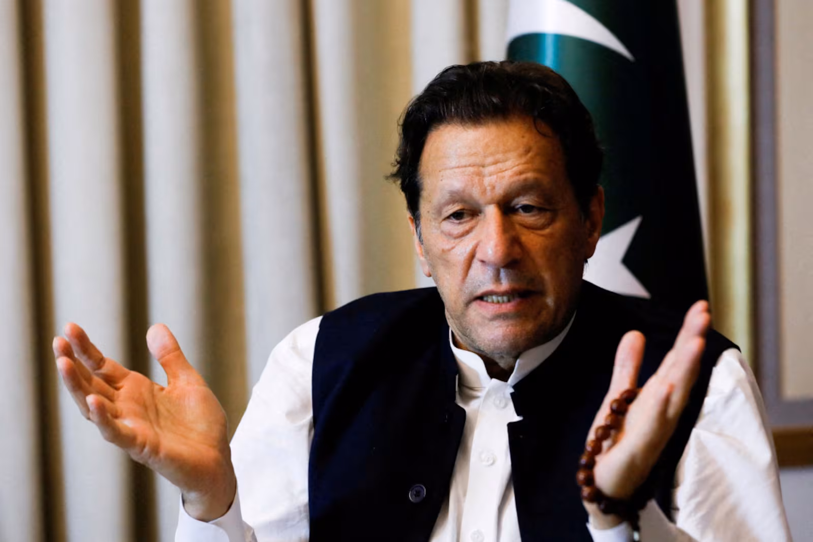 Pakistan govt says to challenge court order to move ex-PM Khan to hospital