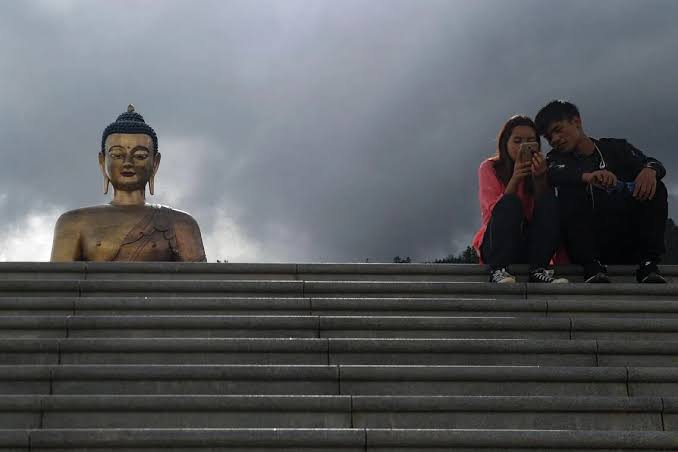 Sri Lanka unearths golden Buddha statues in ancient capital