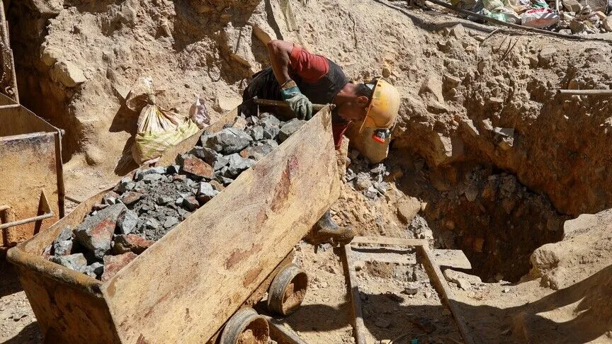 Gold mine collapse kills at least 100 people in C.Africa