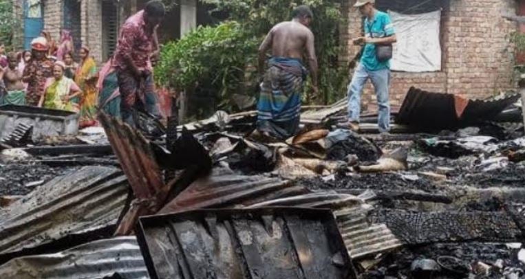 13 shops gutted in Bagerhat fire