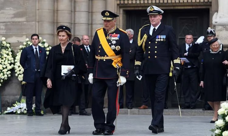 Norway king to remain in hospital, cancels engagements
