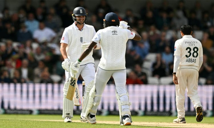 England all out for 409, lead Pakistan by 238 runs in 1st Test