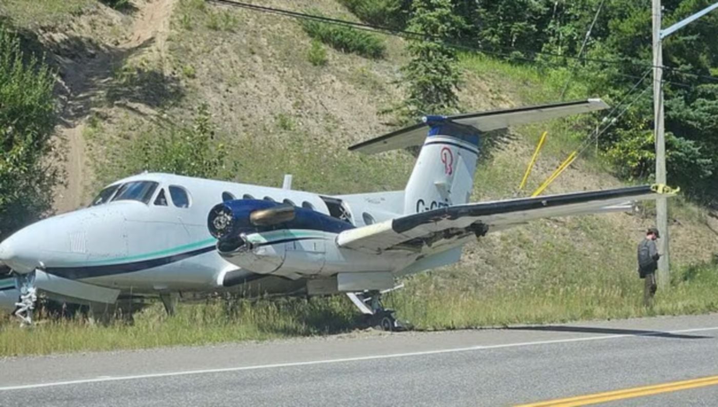 One dead after Canada plane hits car