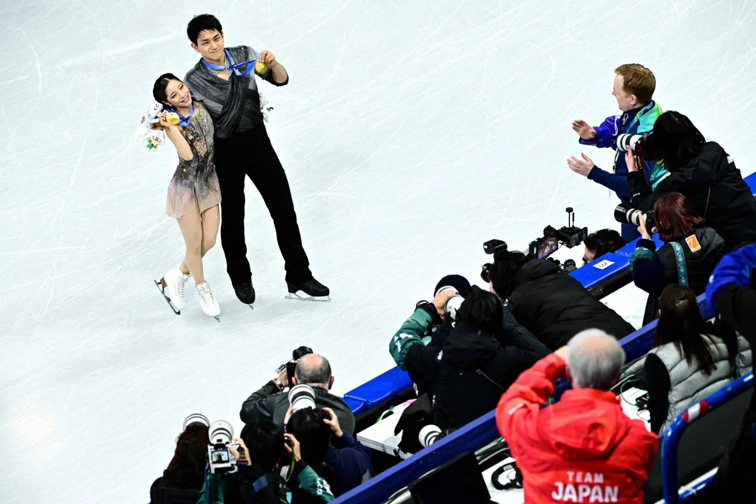 Japan's Olympic figure skating heroes to wed