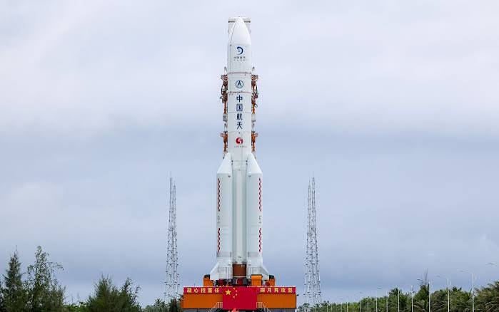 China says unmanned moon mission delayed over 'launch conditions'