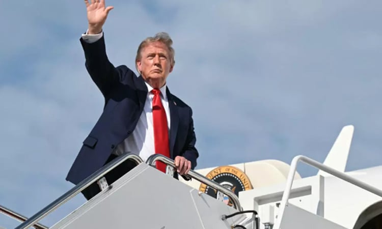 Oil falls as Trump pledges economic war on Iran